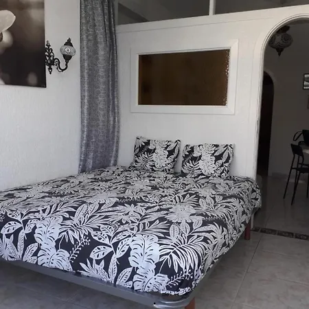 Luxmundi Guesthouse Hotel apartamentowy